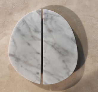 Мебельная ручка из мрамора Bianco Carrara модель №3 145мм на 105мм толщина 20мм