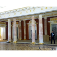 Колонны в музее Царицыно из мрамора Розалия. Доставка колонн из Турции.